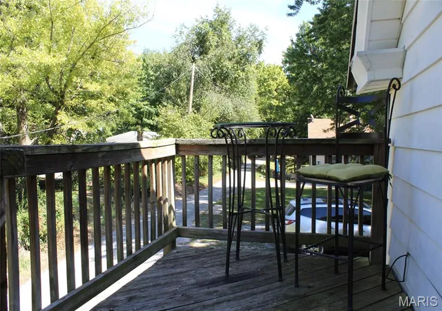 Photo 3 of Single family home for sale at 711 Lampert St, Alton, IL 62002 | MLS# MIS26059672 | Listing updated on 2026-10-05