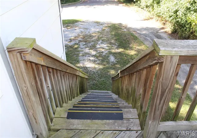 Photo 3 of Single family home for sale at 711 Lampert St, Alton, IL 62002 | MLS# MIS26059672 | Listing updated on 2026-10-05