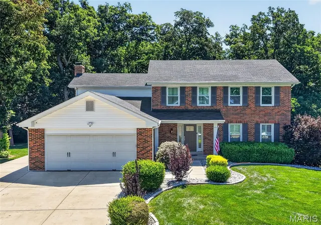 Photo 1 of Single family home for sale at 874 Sugar Hl Dr, Manchester, MO 63021 | MLS# MIS26059675 | Listing updated on 2026-09-18