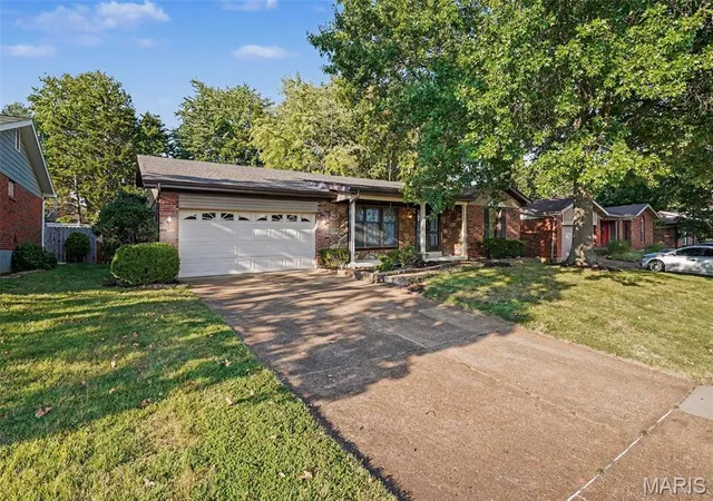 Photo 2 of Single family home for sale at 9311 Cinnabar Dr, Saint Louis, MO 63126 | MLS# MIS26059694 | Listing updated on 2026-10-04