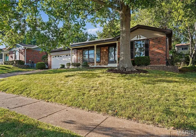 Photo 3 of Single family home for sale at 9311 Cinnabar Dr, Saint Louis, MO 63126 | MLS# MIS26059694 | Listing updated on 2026-10-04