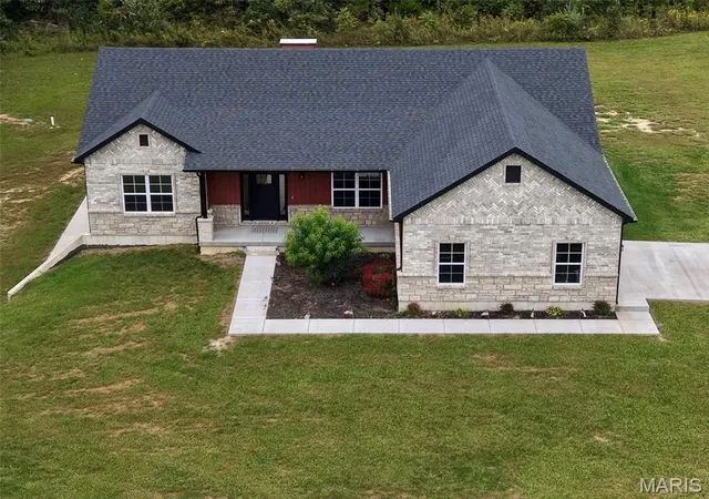 Photo 1 of Single family home for sale at 3525 Weatherby Ln, Farmington, MO 63640 | MLS# MIS26059702 | Listing updated on 2026-09-23