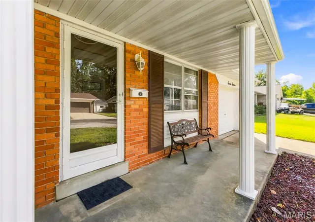 Photo 3 of Sale Pending at 716 W Van Buren St, Millstadt, IL 62260 | MLS# MIS26059707 | Listing updated on 2026-09-22