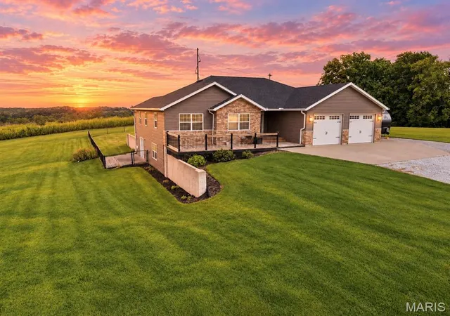 Single family home for sale at 54370 Johnny Trl, Hannibal, MO 63401 | MLS# MIS26059712