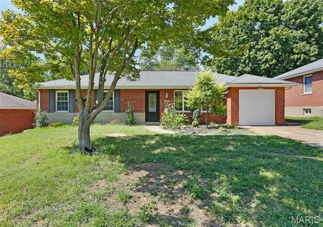 Photo 2 of Single family home for sale at 9609 Howerton Dr, Saint Louis, MO 63123 | MLS# MIS26059713 | Listing updated on 2026-09-18