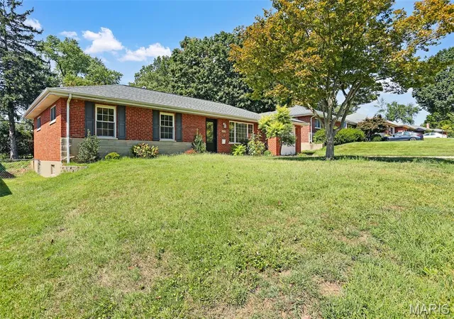 Photo 3 of Single family home for sale at 9609 Howerton Dr, Saint Louis, MO 63123 | MLS# MIS26059713 | Listing updated on 2026-09-18