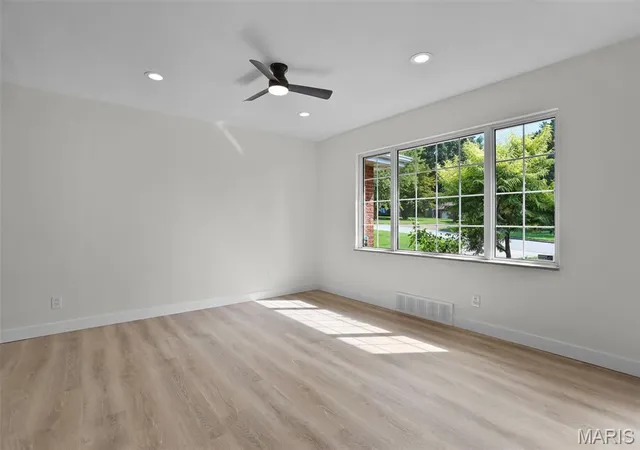 Photo 4 of Single family home for sale at 9609 Howerton Dr, Saint Louis, MO 63123 | MLS# MIS26059713 | Listing updated on 2026-09-18
