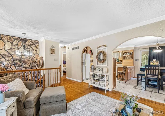 Photo 3 of Single family home for sale at 102 Briarwood Cir, Crystal City, MO 63019 | MLS# MIS26059714 | Listing updated on 2026-09-20