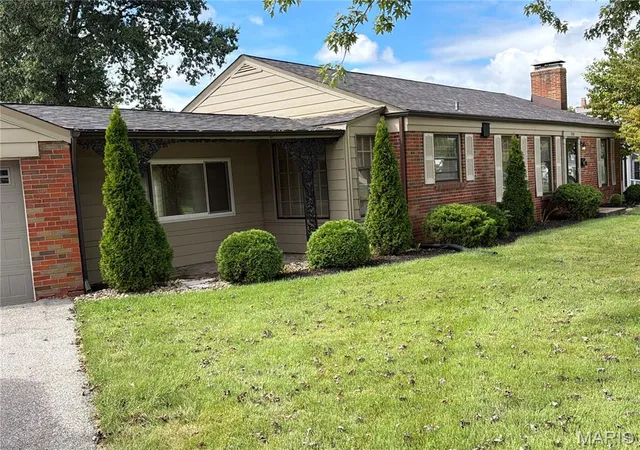 Photo 1 of Sale Pending at 9360 Parkside Dr, Saint Louis, MO 63144 | MLS# MIS26059744 | Listing updated on 2026-09-28