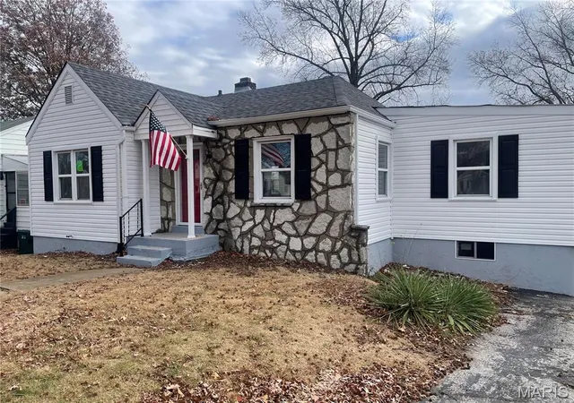 Photo 1 of Single family home for sale at 5320 Olene Dr, Saint Louis, MO 63121 | MLS# MIS26059745 | Listing updated on 2026-09-28