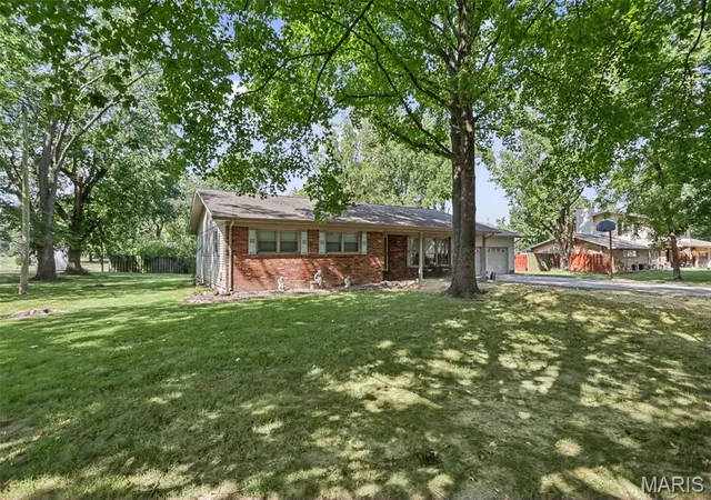 Photo 3 of Single family home for sale at 1401 S 17th Street, Herrin, IL 62948 | MLS# MIS26059755 | Listing updated on 2026-09-25