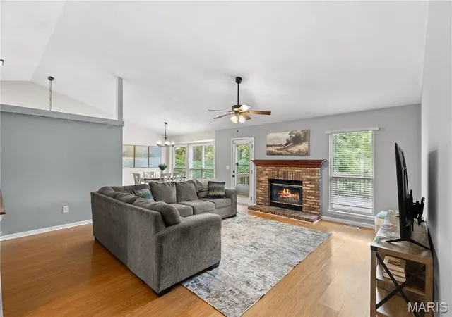 Photo 4 of Sale Pending at 300 Jana Dr, Florissant, MO 63031 | MLS# MIS26059757 | Listing updated on 2026-09-30