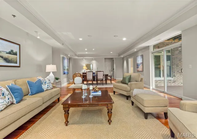 Photo 3 of Sale Pending at 540 N And S #204, University City, MO 63130 | MLS# MIS26059761 | Listing updated on 2026-10-07