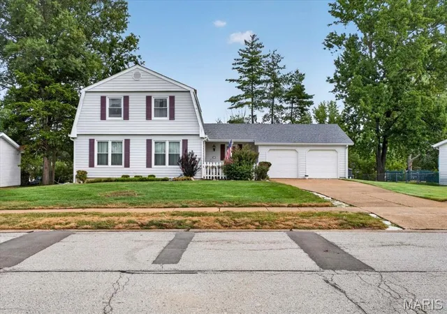 Single family home for sale at 233 Aspen Trl Dr, Ballwin, MO 63011 | MLS# MIS26059767