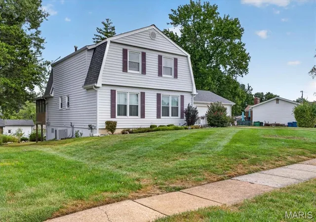 Photo 1 of Single family home for sale at 233 Aspen Trl Dr, Ballwin, MO 63011 | MLS# MIS26059767 | Listing updated on 2026-10-22