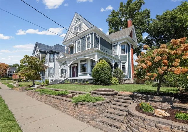 Single family home for sale at 536 E 6th Street, Alton, IL 62002 | MLS# MIS26059772
