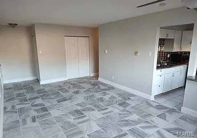 Listing Photo 5 - Condo for sale in building located at 7446 Sieloff Dr, Hazelwood, MO 63042 - Unit #B