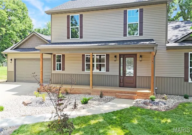 Photo 2 of Single family home for sale at 609 Johnny Dr, Maryville, IL 62062 | MLS# MIS26059798 | Listing updated on 2026-09-18