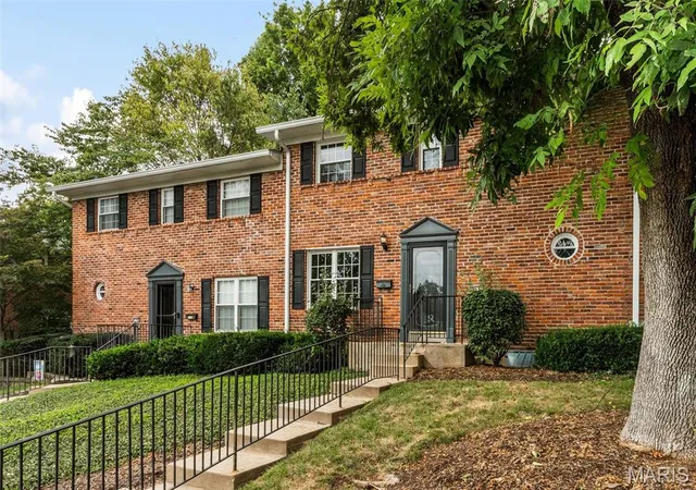 Photo 1 of Townhouse for sale at 1192 Cantina Dr, Saint Louis, MO 63141 | MLS# MIS26059800 | Listing updated on 2026-10-15