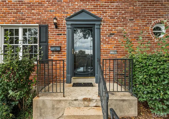 Photo 2 of Townhouse for sale at 1192 Cantina Dr, Saint Louis, MO 63141 | MLS# MIS26059800 | Listing updated on 2026-10-15