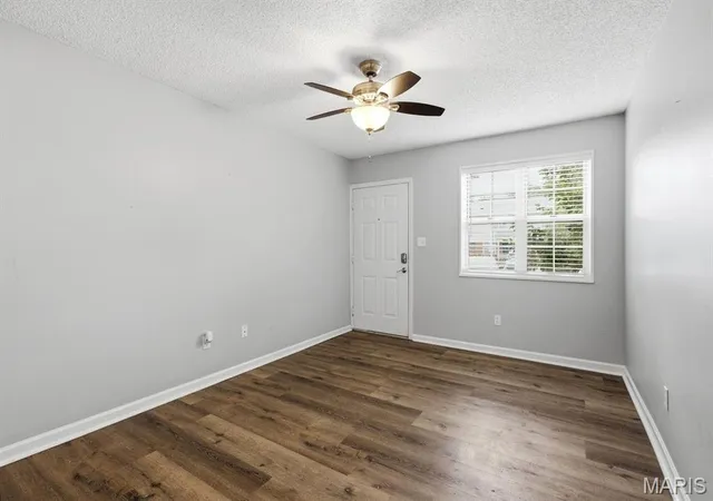 Listing Photo 4 - Condo for sale in building located at 1630 Thrush Ter, Saint Louis, MO 63144 - Unit #1630