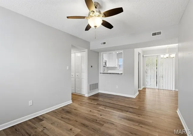 Listing Photo 5 - Condo for sale in building located at 1630 Thrush Ter, Saint Louis, MO 63144 - Unit #1630