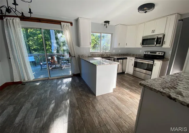 Photo 3 of Single family home for sale at 4606 Hickory Ridge View Ct, Eureka, MO 63025 | MLS# MIS26059816 | Listing updated on 2026-10-06