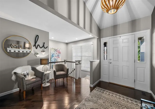 Photo 3 of Sale Pending at 9899 Vicksburg Siege Ct, Saint Louis, MO 63123 | MLS# MIS26059819 | Listing updated on 2026-09-25