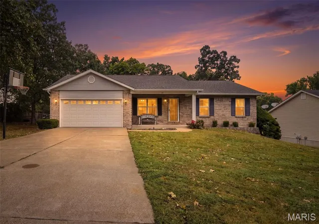 Photo 1 of Single family home for sale at 52 E Lakeview Dr, De Soto, MO 63020 | MLS# MIS26059823 | Listing updated on 2026-10-04