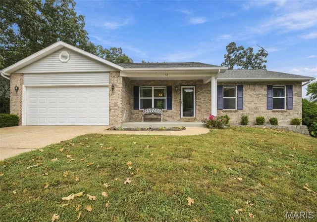 Photo 3 of Single family home for sale at 52 E Lakeview Dr, De Soto, MO 63020 | MLS# MIS26059823 | Listing updated on 2026-10-04