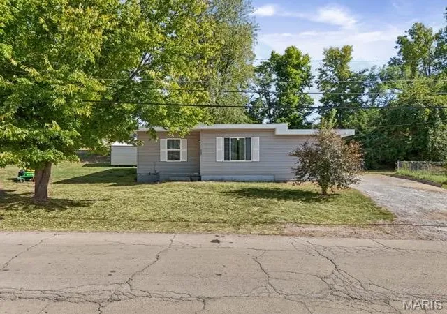 Photo 1 of Single family home for sale at 303 Reuter St, Park Hills, MO 63601 | MLS# MIS26059831 | Listing updated on 2026-10-05