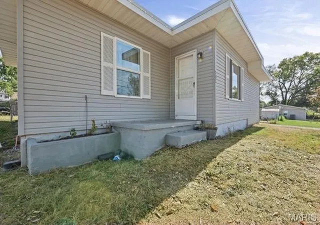 Photo 3 of Single family home for sale at 303 Reuter St, Park Hills, MO 63601 | MLS# MIS26059831 | Listing updated on 2026-10-05