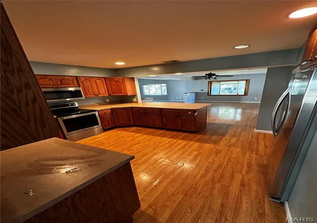 Photo 3 of Single family home for sale at 6702 Flowervale Dr, Hazelwood, MO 63042 | MLS# MIS26059850 | Listing updated on 2026-09-18