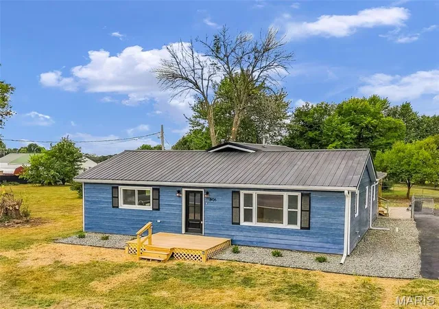 Photo 3 of Single family home for sale at 806 S Court St, Bowling Green, MO 63334 | MLS# MIS26059853 | Listing updated on 2026-09-27