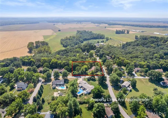 Photo 4 of Single family home for sale at 1 Blf View Ct, Saint Charles, MO 63303 | MLS# MIS26059865 | Listing updated on 2026-10-02