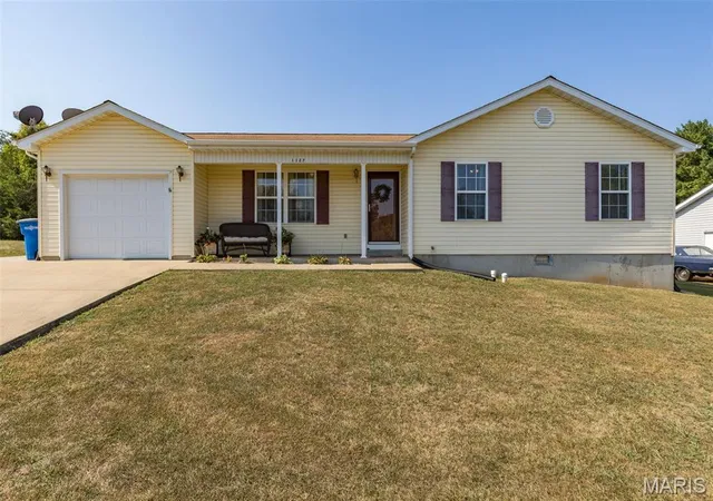 Photo 1 of Single family home for sale at 1127 Stone Crst Dr, Bonne Terre, MO 63628 | MLS# MIS26059875 | Listing updated on 2026-10-03