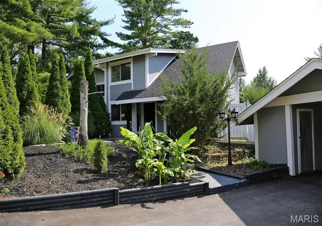 Photo 1 of Single family home for sale at 1420 Pine Row Ct, Saint Louis, MO 63146 | MLS# MIS26059876 | Listing updated on 2026-10-13