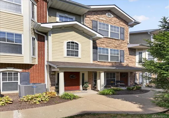 Photo 1 of Condo for sale at 2630 Mcknight Xing Ct, Saint Louis, MO 63124 | MLS# MIS26059879 | Listing updated on 2026-09-18