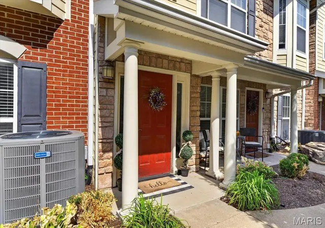 Photo 2 of Condo for sale at 2630 Mcknight Xing Ct, Saint Louis, MO 63124 | MLS# MIS26059879 | Listing updated on 2026-09-18