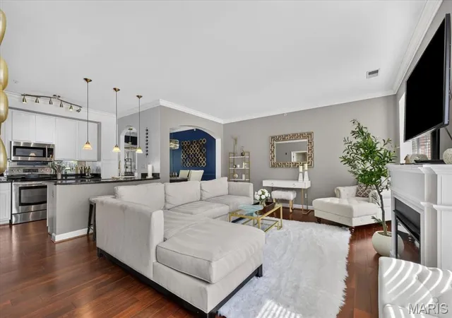 Photo 3 of Condo for sale at 2630 Mcknight Xing Ct, Saint Louis, MO 63124 | MLS# MIS26059879 | Listing updated on 2026-09-18