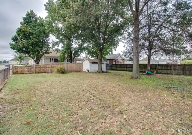 Photo 40 of Single family home for sale at 437 Short Ave, Wood River, IL 62095 | MLS# MIS26059898 | Listing updated on 2026-10-06