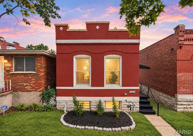 Photo 1 of Single family home for sale at 3429 Dunnica Ave, Saint Louis, MO 63118 | MLS# MIS26059904 | Listing updated on 2026-10-19