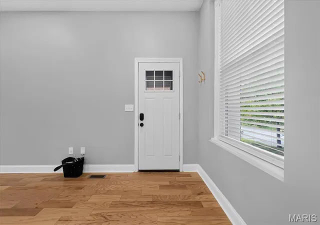 Photo 3 of Single family home for sale at 3429 Dunnica Ave, Saint Louis, MO 63118 | MLS# MIS26059904 | Listing updated on 2026-10-19