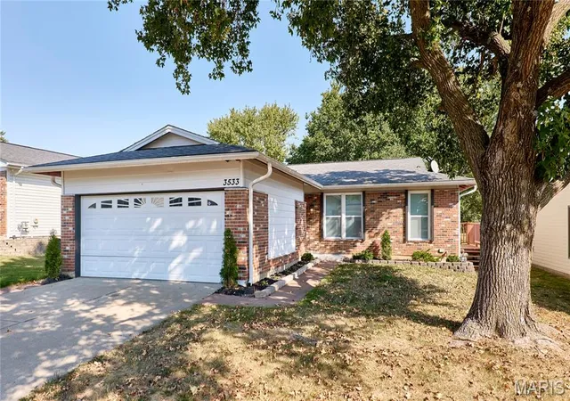 Photo 2 of Single family home for sale at 3533 Woodpath Dr, Florissant, MO 63031 | MLS# MIS26059905 | Listing updated on 2026-10-07
