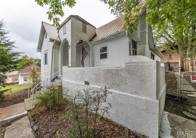 Photo 2 of Single family home for sale at 336 N 2nd Street, Poplar Bluff, MO 63901 | MLS# MIS26059910 | Listing updated on 2026-09-25