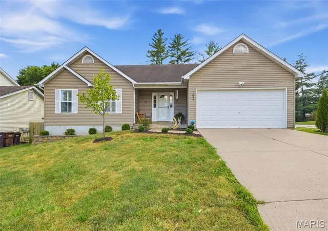 Photo 2 of Single family home for sale at 102 E 4th Street, Moscow Mills, MO 63362 | MLS# MIS26059925 | Listing updated on 2026-09-20