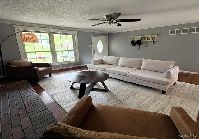 Photo 4 of Single family home for sale at 6344 Charlay Dr, Imperial, MO 63052 | MLS# MIS26059929 | Listing updated on 2026-09-27