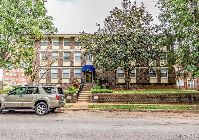 Photo 1 of Condo for sale at 7571 Wellington #3B, Saint Louis, MO 63105 | MLS# MIS26059933 | Listing updated on 2026-09-20