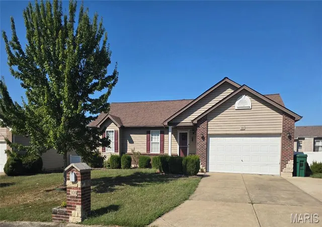 Photo 3 of Single family home for sale at 209 Gentle Pine Ln, Winfield, MO 63389 | MLS# MIS26059936 | Listing updated on 2026-10-06