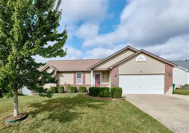 Photo 2 of Single family home for sale at 209 Gentle Pine Ln, Winfield, MO 63389 | MLS# MIS26059936 | Listing updated on 2026-10-06